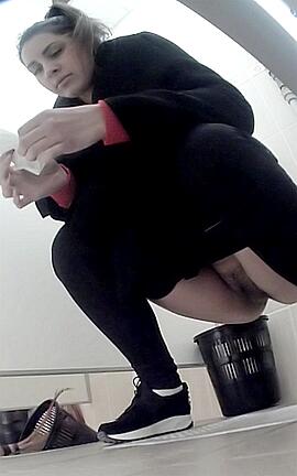 College Girls in the Toilet